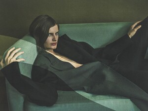 1774732666_HarpersBazaarFeb2021101.thumb.jpg.fe06a7418ca221d418367360e535668b.jpg