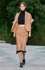 Quinn Mora Max Mara Resort 2023 1.png