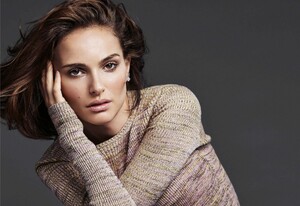 1869975666_HarpersBazaarAustralia-April2016-2.thumb.jpg.2739726cb8333bfbf6a2044a6d3148f3.jpg