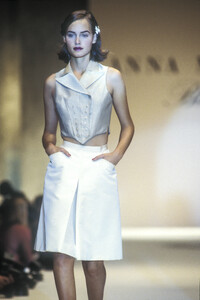 1900700234_Blumarine1995WomenRTW115.thumb.jpg.16c443ad1c9aa4d25707b54a3b8b378d.jpg