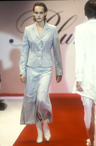 190316666_Blumarine1994WomenRTW28.thumb.jpg.b4319c8bb1a743446fe8bf6a15260c65.jpg