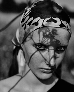2050824713_VogueItaliaOctober20186.thumb.jpg.d4b91da908ce1f9d847966117f343183.jpg