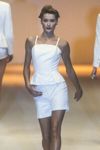 2121083726_Blumarine1995WomenRTW138.thumb.jpg.0d7fd1e50848ad5af55063644d06da93.jpg