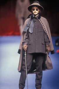 2141593851_CherMichelKlein1994WomenRTW107.thumb.jpg.701758dfc3282f056d0ffa7eaf8684a1.jpg