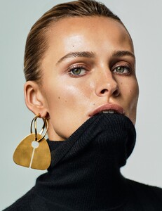 222864988_VogueMagazineGermanyNovember2018-4.thumb.jpg.770a79e36028efe6624204e99045b2e3.jpg
