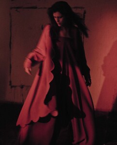 323043770_VogueItaliaOctober20188.thumb.jpg.3c35039723953a6577f1b38261e8721e.jpg