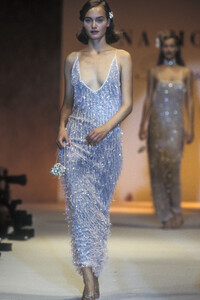 344061325_Blumarine1995WomenRTW25.thumb.jpg.8b93a1bfd5d0cd1acff3ccb4382773c6.jpg