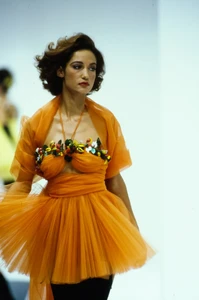 37-dolce-gabbana-spring-1992-ready-to-wear-details-CN10049225-marpessa-hennink.thumb.jpg.2a430444d02ca6de258469bcebefffb0.jpg