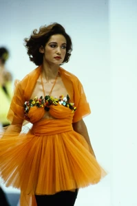 37-dolce-gabbana-spring-1992-ready-to-wear-details-CN10049225-marpessa-hennink.thumb.jpg.e0406014a7de05d774bfd25e4e401c89.jpg