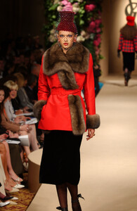 38907240_YvesSaintLaurent2001HauteCouture59.thumb.jpg.09fa19e3b017a1ae99fa0cada9b1e5e2.jpg