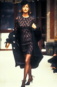 460103078_PierreBalmain1994HauteCouture43.thumb.jpg.a5b8a21136c62f65f4ed206da9d158b1.jpg