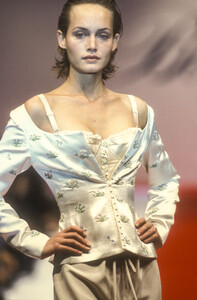 583426840_Blumarine1994WomenRTW98.thumb.jpg.4af58ab72b6d759a2c0a281986e8b067.jpg