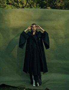 618390730_HarpersBazaarFeb2021102.thumb.jpg.2a2c46f9dc837d972b655a197bf33e62.jpg