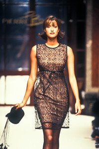 7048130_PierreBalmain1994HauteCouture94.thumb.jpg.46ab0f7af7d3001aafb3b24e51519cc8.jpg