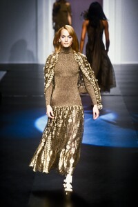 777610160_Valentino1995WomenRTW180.thumb.jpg.17516096de36a7061668692084560c60.jpg