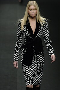 813883109_JeanLouisScherrer2006WomenRTW92.thumb.jpg.953bcc1015f029245cbac743ced748eb.jpg