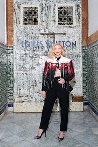 920814895_chloe-moretz-louis-vuitton-high-jewellery-kollektion-spirit-launch-in-marrakech-06-27-2022-3(1).thumb.jpg.8d4ca06afbe0e171c7c42ff940590b97.jpg