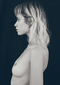 Ella-Weisskamp-by-David-Paul-Larson-for-P-Mag-4.thumb.jpg.d50320d7c36c7b153c58c0d23cfdd7a9.jpg