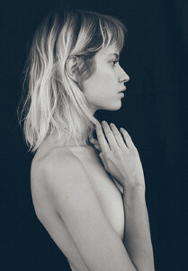 Ella-Weisskamp-by-David-Paul-Larson-for-P-Mag-5.thumb.jpg.6d4696c041b3b78bdf84ff645ce7d09e.jpg