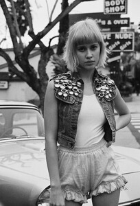 Ella-Weisskamp-by-Roos-van-Rij-for-Lovers-Drifters-Club-11.thumb.jpg.ef9614e9f994c8aed7d6e8b1ec960da9.jpg