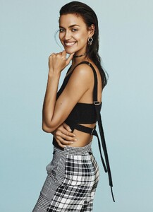 Glamour_USA_-_July_2016-18.thumb.jpg.0190434770afcebff3049bb861ff2aac.jpg