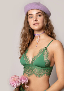 LEONESSA_Lingerie_Poison_Ivy_Underbust_Lace_Bralette_High_Waist_Thong_Green_Lingerie_5_1024x1024.thumb.jpg.a1e27990994de77d9afb0b7812dcb285.jpg