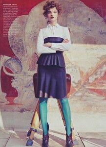 Modern_McDean_US_Vogue_May_2012_03.thumb.jpg.096107bb8665fc278ca012fb8dfbebca.jpg