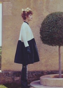 Modern_McDean_US_Vogue_May_2012_05.thumb.jpg.9a7a044fd5ca2c96dd0a6a3e4a3c2fe8.jpg