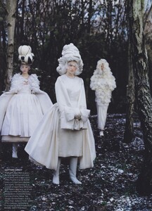 Walker_US_Vogue_May_2012_03.thumb.jpg.0b5816a22447a175dcbc0d61dcaa63d7.jpg
