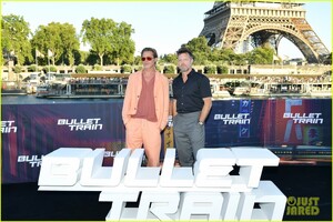 brad-pitt-joey-king-bullet-train-paris-photo-call-15.jpg