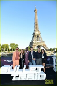 brad-pitt-joey-king-bullet-train-paris-photo-call-24.jpg