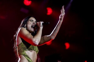 dua-lipa-performing-at-the-roskilde-music-festival-in-denmark-06-30-2022-4.thumb.jpg.55ded769d019b4734322b557ed4e644f.jpg