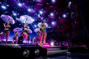 dua-lipa-performing-at-the-roskilde-music-festival-in-denmark-06-30-2022-6.thumb.jpg.ce9ca614836496d63eb55bd8058ef325.jpg