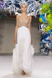 giambattistavallihcfw2223look005-c17419b9.thumb.webp.0d6ccac0802974d1be59bc8b1f564869.webp