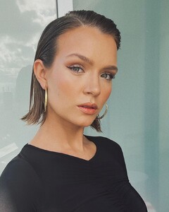 josephineskriver_293359661_716251096139892_5316735147488618089_n.jpg