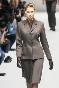 max-mara-fw-95-4.thumb.jpg.ede97d2a8e70f7b360b33ef79c0ac2e8.jpg