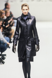 max-mara-fw-95-5.thumb.jpg.11ee2c1311e37657534329a14b859b7c.jpg