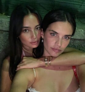 sarasampaio_295970006_466596494861285_273310595613069349_n.jpg