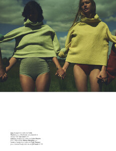vogue-nl-0607-2020_by_annemarieke-van-drimmelen16.thumb.jpg.2cdafa9b9f5e53e5bffac8a240bcb109.jpg
