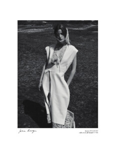 vogue-nl-0607-2020_by_annemarieke-van-drimmelen27.thumb.jpg.ea609206dc75c5600de13463c160c742.jpg