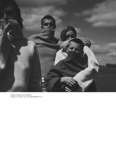 vogue-nl-0607-2020_by_annemarieke-van-drimmelen34.thumb.jpg.3264230d9fe08b1a829d578afbc38d8b.jpg
