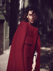 vogue-nl-12-2013_rybu-aldridge_(3).thumb.jpg.205c2819f779c88a94643ad4d4bca615.jpg
