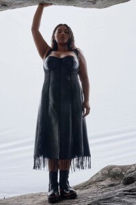 00001-chloe-resort-2023-credit-brand2cd2f6473c49422196d1aef8561f1fb1_thumb.jpg