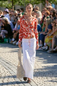 00015-saks-potts-copenhagen-spring-2023-credit-gorunway.thumb.jpg.4bc3f5c5b8184fe32d60fccb26fda2cf.jpg