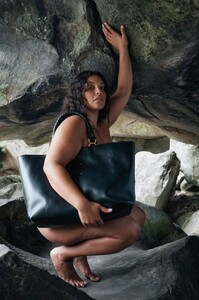00022-chloe-resort-2023-credit-brandb618d871135bb325e42f506551609bfd_thumb.jpg