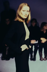 036-thierry-mugler-spring-1998-couture-detail-CN10057148-audrey-tchekova.webp