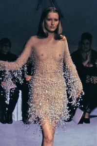 064-thierry-mugler-spring-1998-couture-detail-CN10057270-audrey-tchekova.webp