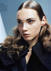 1011064906_VogueJapan(June2006)-RuffleRoom-005.thumb.jpg.bd96d03494907f83b55aa3f8b37390da.jpg