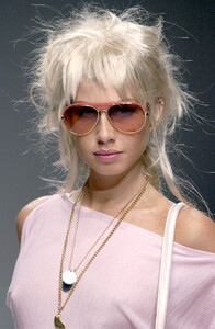 1213316630_marianaweickertev0416--.thumb.jpg.95f6ea192f4fd6e974bdf9a2366d3fd0.jpg