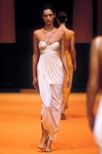 122339376_HerveLeger1998WomenRTW161.thumb.jpg.1f8ed6e560c0a349b072aca3ce09fb6d.jpg